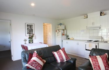 Lake Edge Holiday Accommodation