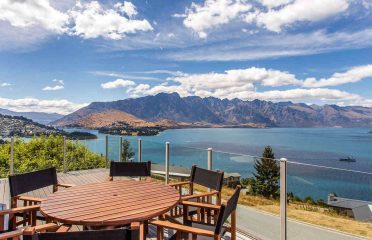 Harcourts Holiday Homes – Queenstown
Majestic View