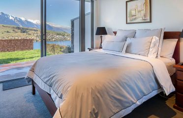 Stay Here Queenstown
Views from Highview