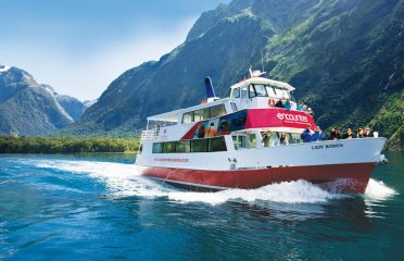 Southern Discoveries
Milford Sound Encounter Nature Cruise