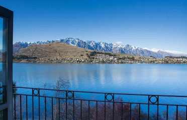 Harcourts Holiday Homes – Queenstown
255 on The Lake