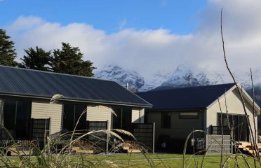 Aspiring Tours
Glenorchy Peaks B&B