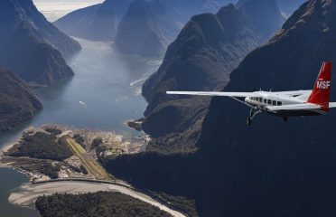 Real Journeys
Milford Sound Coach/Nature Cruise/Fly