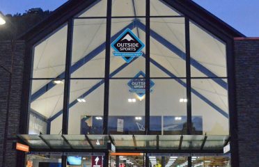 Outside Sports
Ski & Snowboard Rental and Workshop