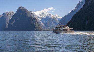 Mitre Peak Cruises
Milford Sound Coach Cruise Coach