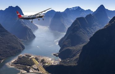 Milford Sound Scenic Flights
Milford Fly Walk Cruise Fly
