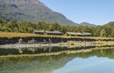 Ultimate Hikes
Milford Track Guided Day Walk