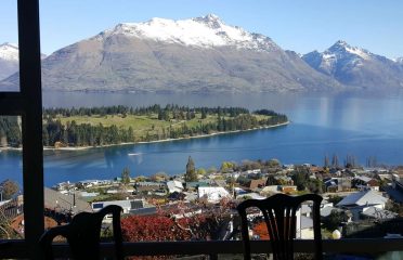 Hikurangi Lodge
Queenstown Bed & Breakfast