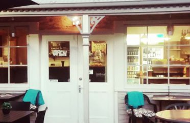 Unwind Cafe