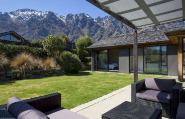 Stay Here Queenstown
Winterfell at Jacks Point