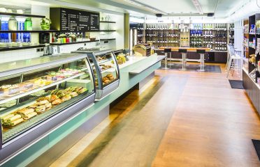Hilton Queenstown Resort & Spa
The Lake Counter Cafe & Deli