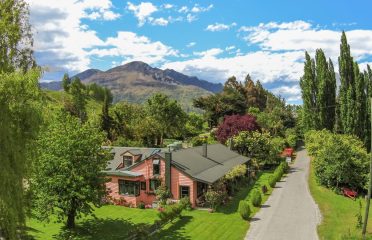 The Old Ferry Hotel B&B
Bed & Breakfast