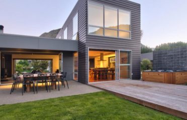 Amazing Accom
Modern Family
